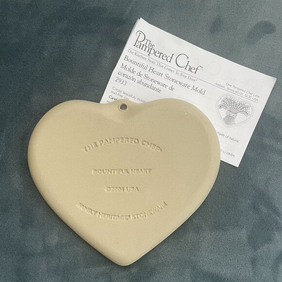 Pampered Chef Bountiful Heart Stoneware Mold - Picture 3 of 3